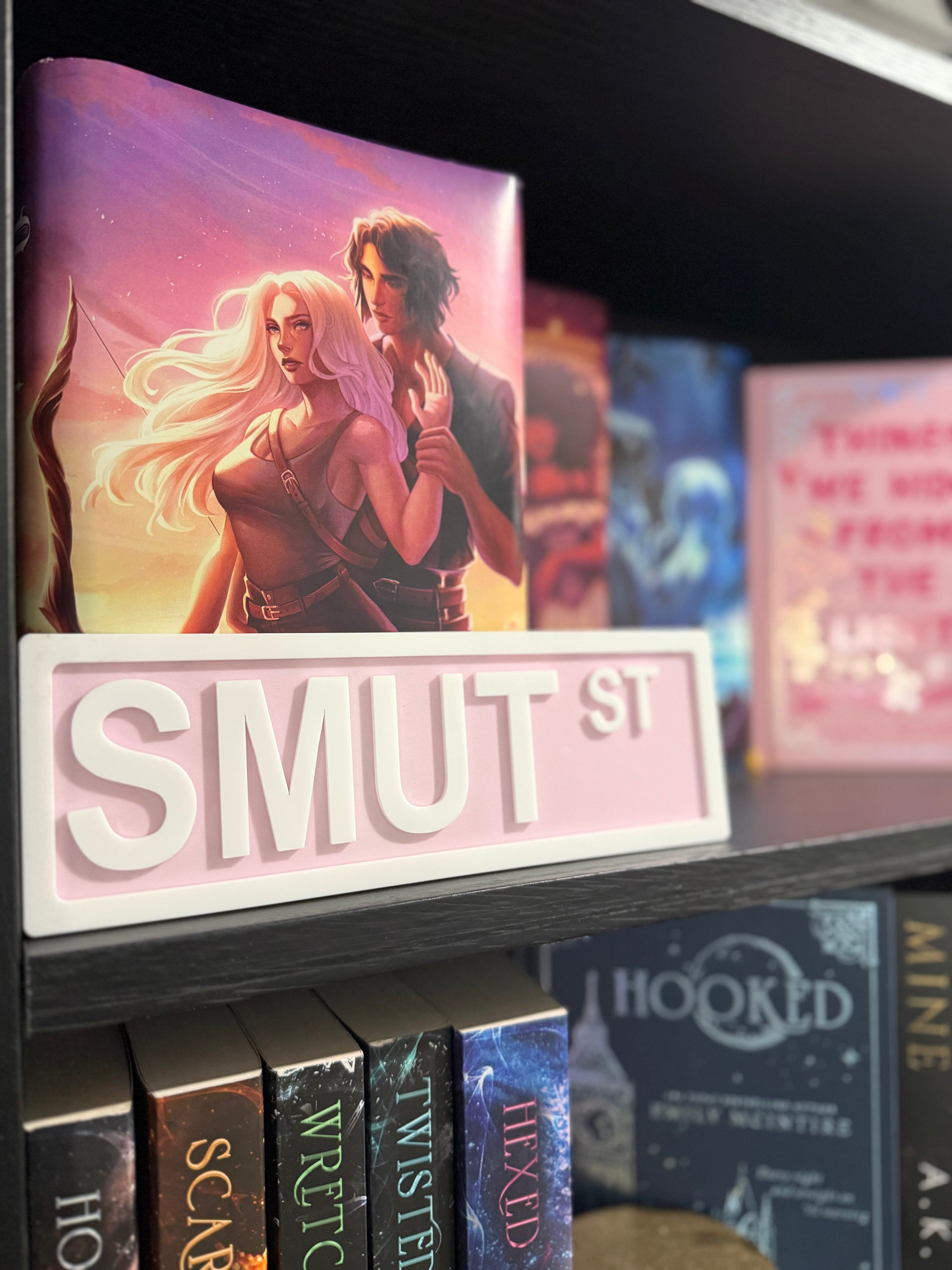 Smut St - Deco